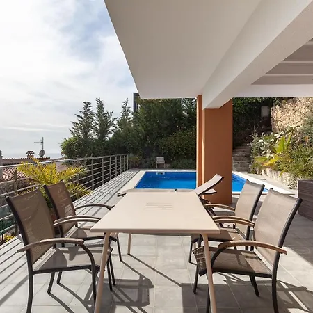 House In A Garden With View * 료렛 드 마르