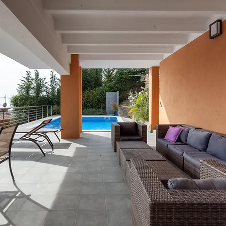 House In A Garden With View Villa *